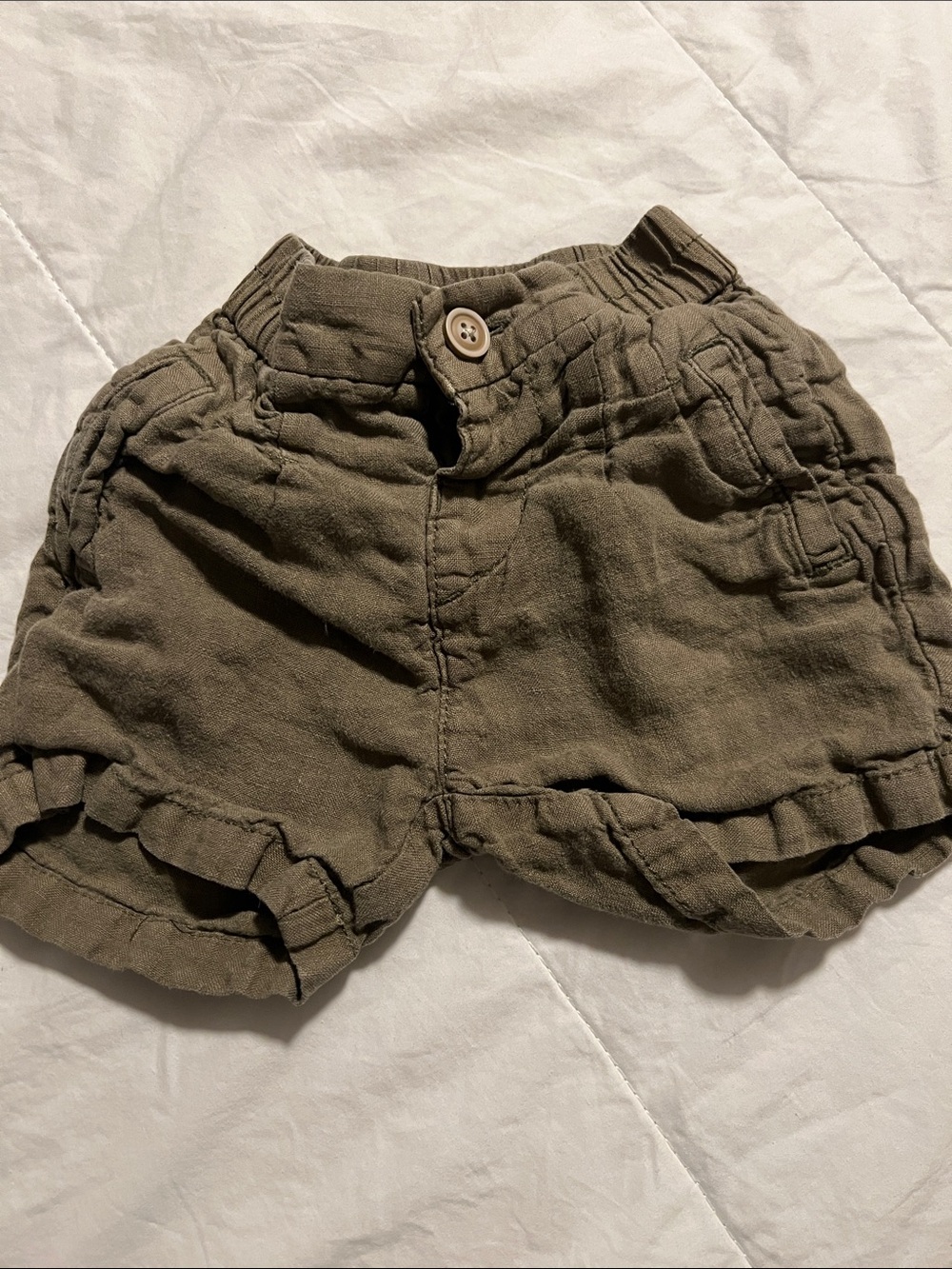Zara Kids Ruffle Hem Shorts in Olive Green size 18-24 months